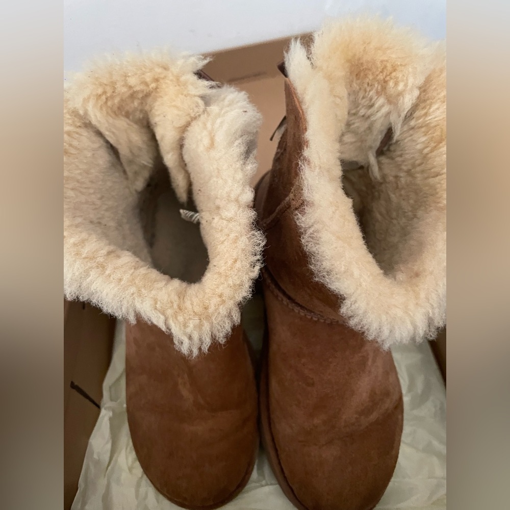 Ugg Bailey Bow